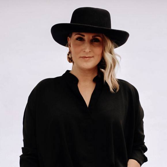 Meet your Posher, Jessica - Picture 1 of 1